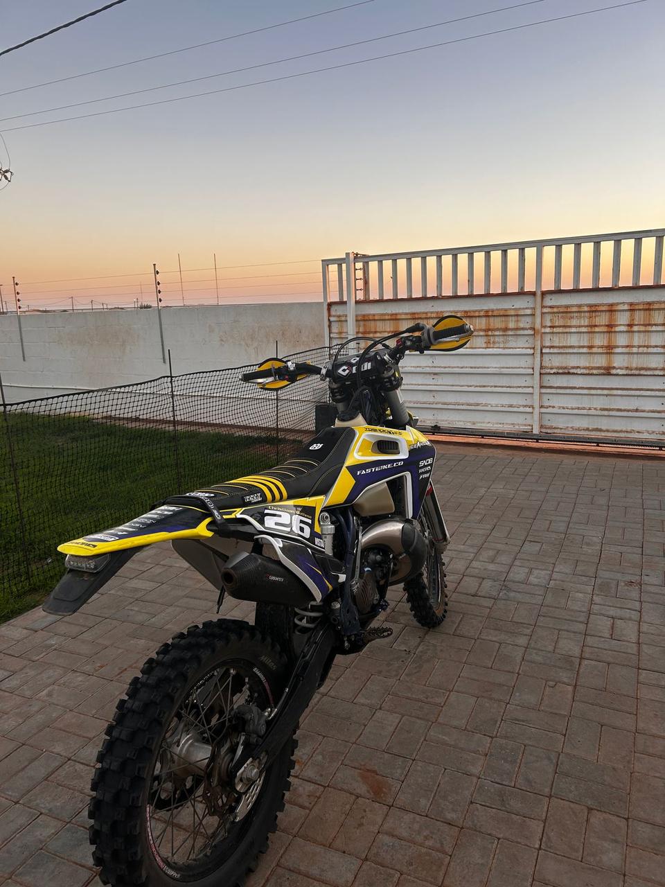Izzy Design - Dirt Bike Custom Gripper Seat Covers