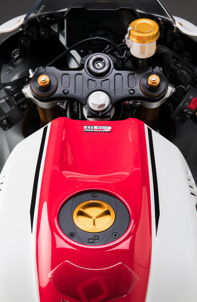 Lightech - Spin & Locking Fuel Cap Yamaha R1, R6, R7, R3 MT-07, MT-09, MT-10 & Tracer