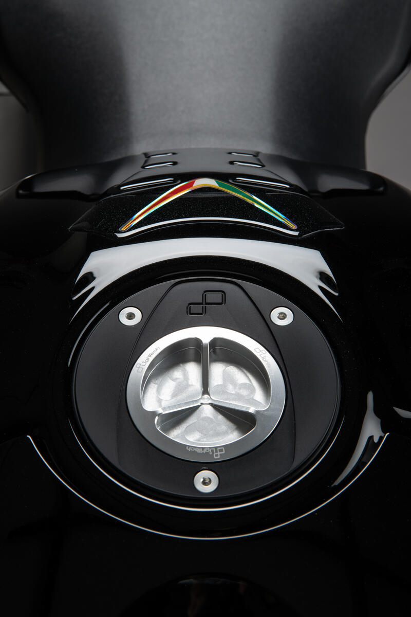 Lightech - Spin & Locking Fuel Cap Yamaha R1, R6, R7, R3 MT-07, MT-09, MT-10 & Tracer