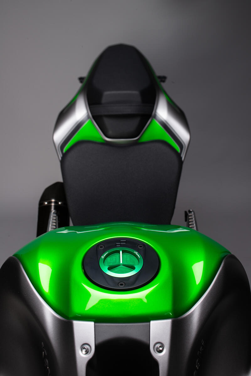 Lightech - Spin & Locking Fuel Cap Kawasaki Ninja ZX10R, ZX6R, 1000 SX, 400, Z650, Z900 (2017+)